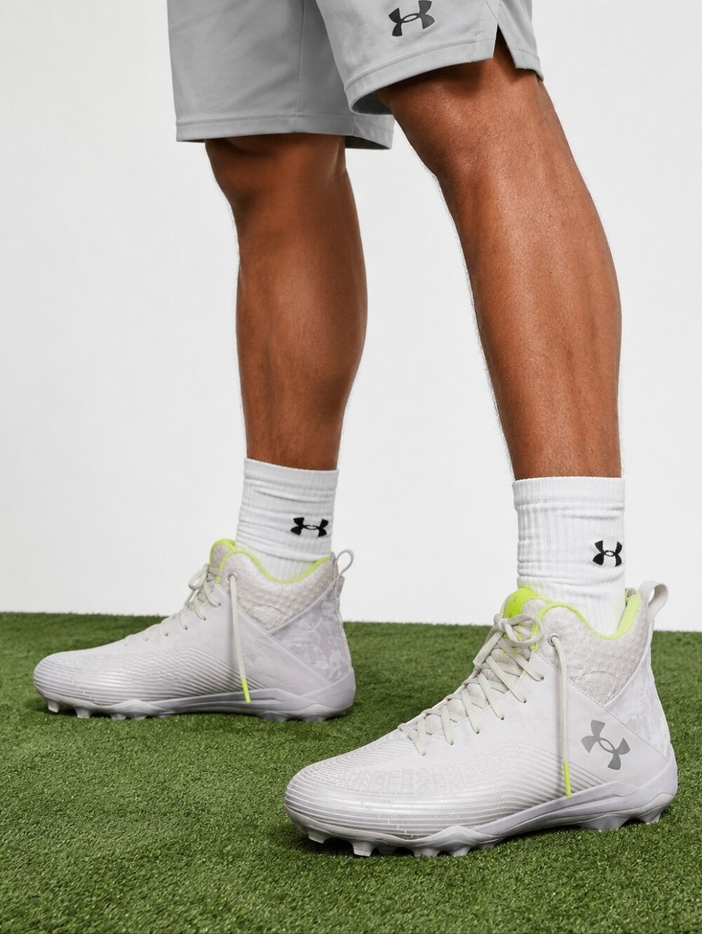 Under Armour Hammer 2 MC Football Cleats Men's Size 16 White Silver 3027306-100